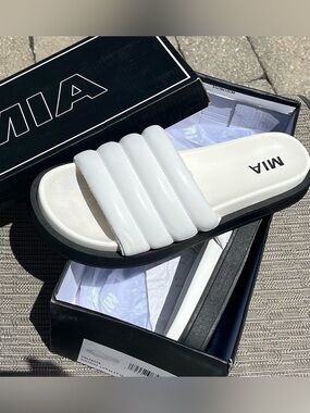 Women’s MIA Annaleese White Nappa Slide Slip-On Sandals